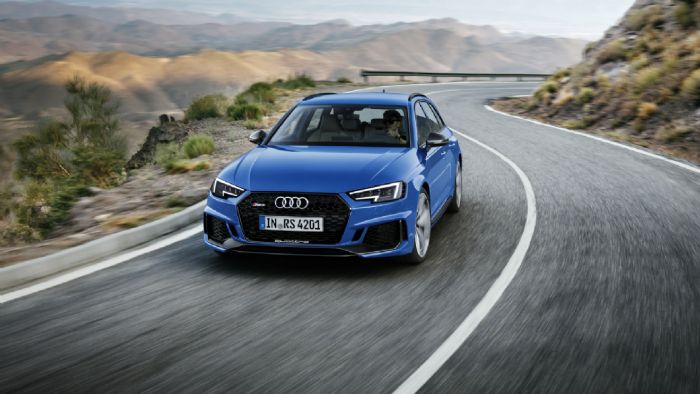 Το νέο Audi RS4 Avant ξεκινάει την ευρωπαϊκή του εμπορική καριέρα. Το τελευταίο μέλος της οικογένειας «RS» τιμάται 79.800 ευρώ στη Γερμανία, ενώ στο Ην. Βασίλειο μπορεί να αποκτηθεί με 61.625 λίρες (6